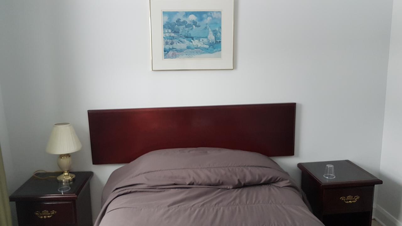 Domaine St-Viateur Hostel Amos Bagian luar foto