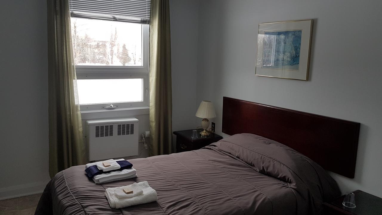Domaine St-Viateur Hostel Amos Bagian luar foto