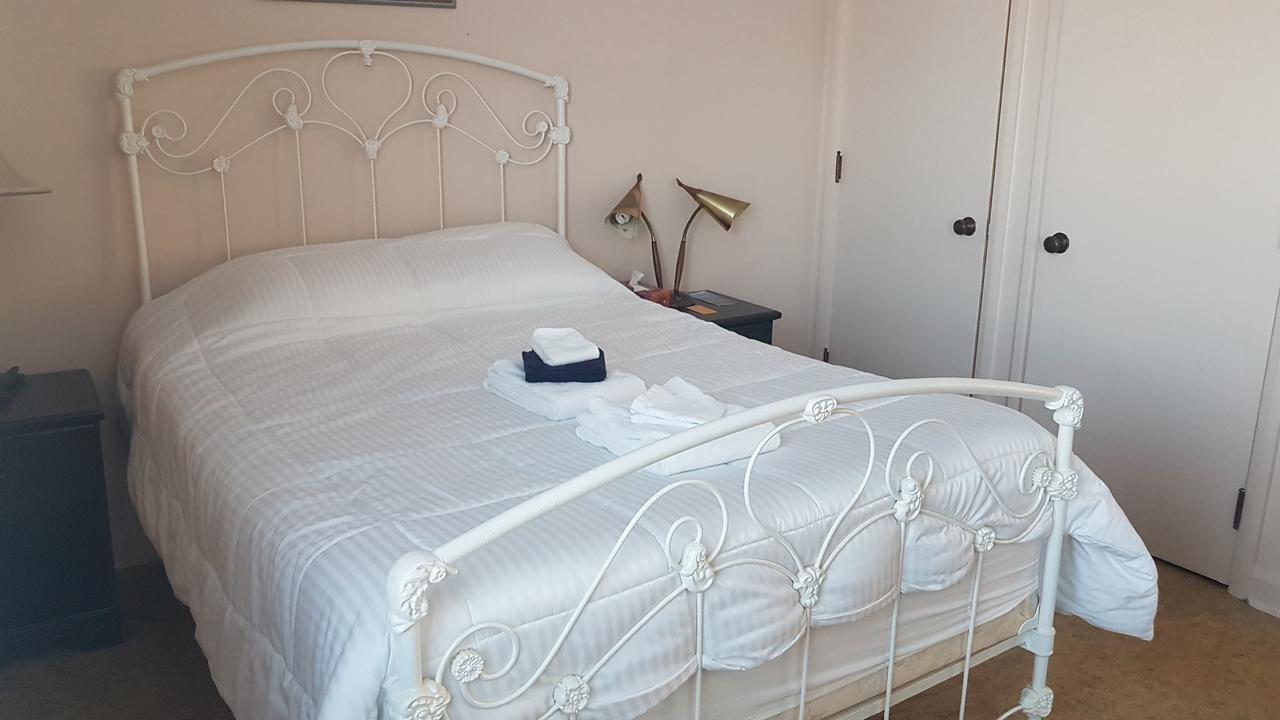 Domaine St-Viateur Hostel Amos Bagian luar foto