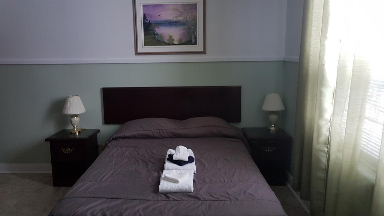 Domaine St-Viateur Hostel Amos Bagian luar foto