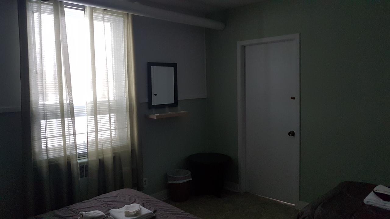 Domaine St-Viateur Hostel Amos Bagian luar foto