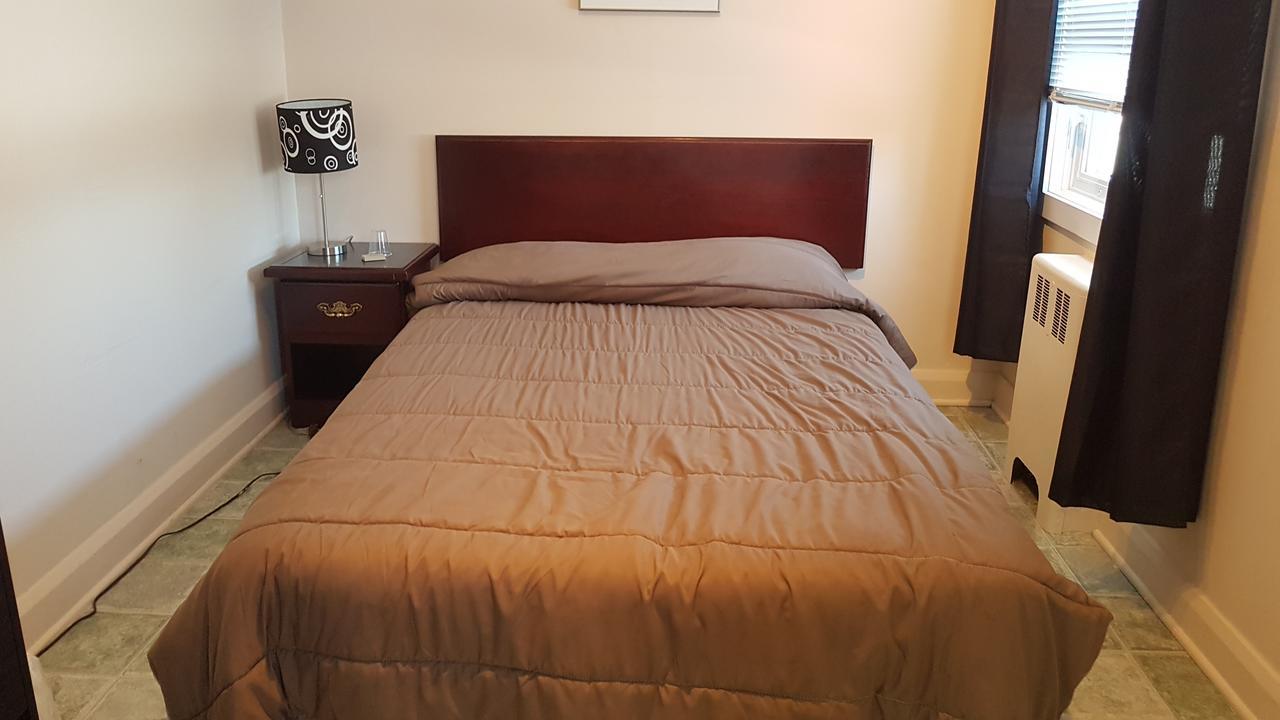 Domaine St-Viateur Hostel Amos Bagian luar foto
